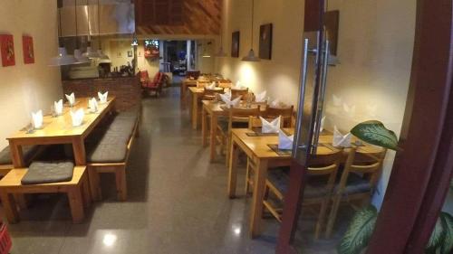 ザ ローカル リバーサイド