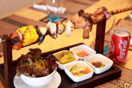 ザ ローカル リバーサイド