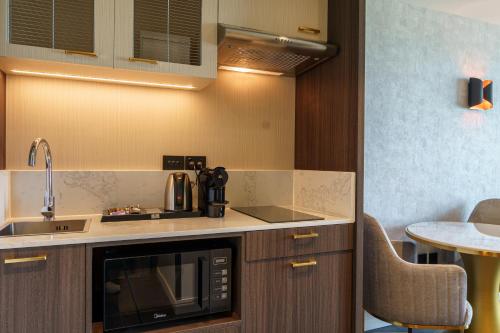 Standard Twin Room image 1
