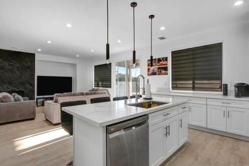 Modern Luxury Home w/ Private Pool & Spa 2.0 in Indio, USA