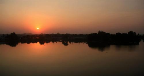 Hotel Shiv Lake