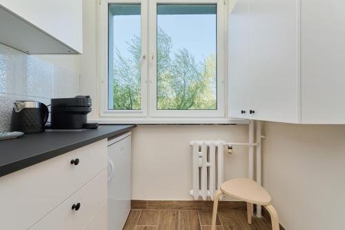 Beautiful & Bright Studio Krynicka for 3 Guests by Noclegi Renters - image 3