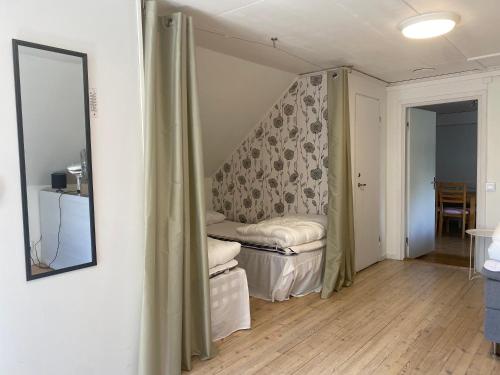 Hangvar Skola, Slojdsalen in Ire