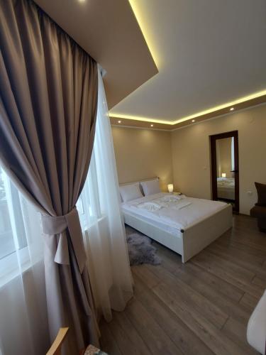 Elegant Complex - image 11