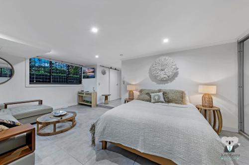 KozyGuru / Waterloo / Studio + Parking / NWA189