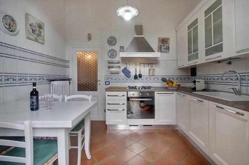Tripoli Apartment With Parking - image 4