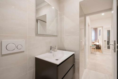 Bargello Cozy Apartment With Two Bedrooms - image 3