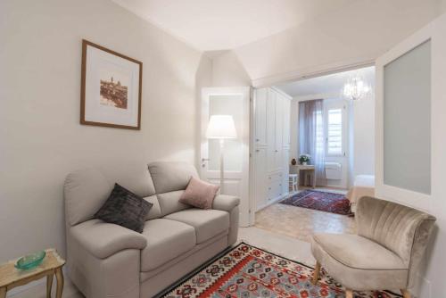 Bargello Cozy Apartment With Two Bedrooms - image 4
