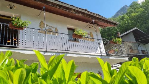 Erkély/terasz, Melarì (Melari) in Roure