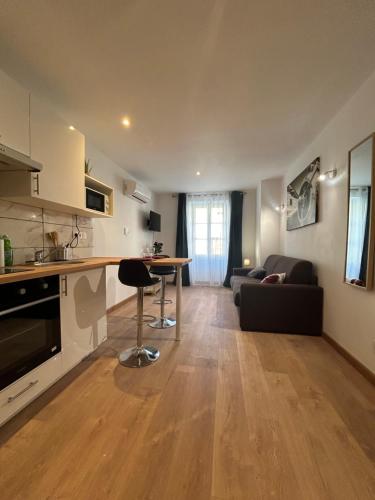 Blum, Brive-la-Gaillarde