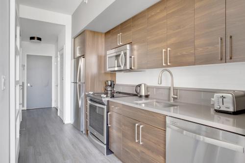 H St Studio w Rooftop Pool Gym nr Metro WDC-511 in Washington, USA