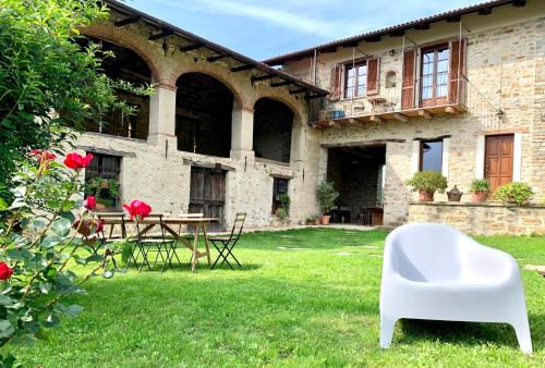 Cascina Villa - Casa di campagna tra le nocciole in Levice