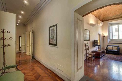 Salvemini Elegant Close To Piazza Santa Croce - image 13