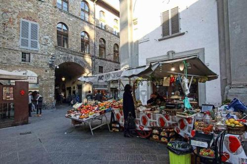 Salvemini Elegant Close To Piazza Santa Croce - image 11