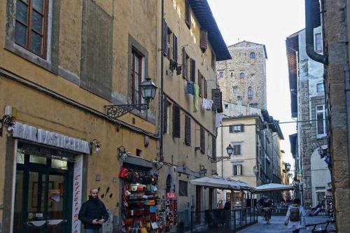 Salvemini Elegant Close To Piazza Santa Croce - image 9