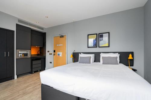 Staycity Aparthotels Greenwich High Road - image 10