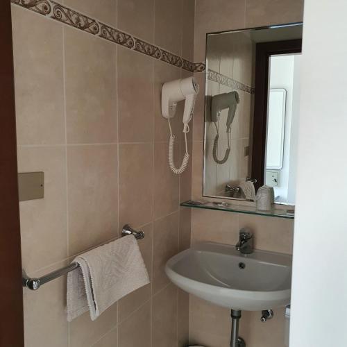 Single Room image 4