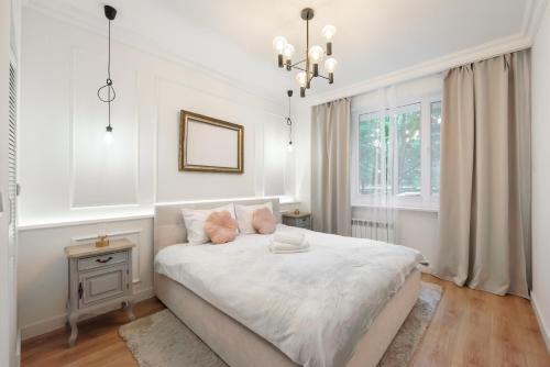 Lewartowskiego Luxury Lovely Apartment by BookingHost, Варшава