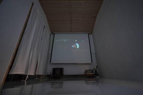 Spring Night Spring Night