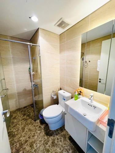 One-Bedroom Apartment image 2