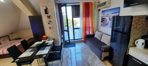 Студио Изгрев, Burgas (foto 9)