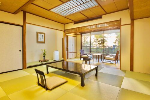 Japanese-Style Quadruple Room