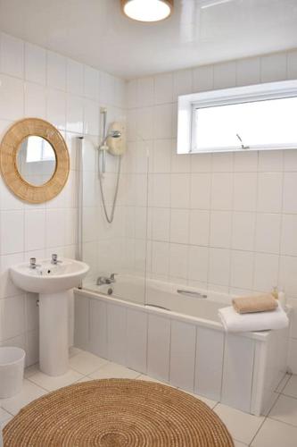 Banyo, Large Comfortable Home - Newcastle in Walkergate