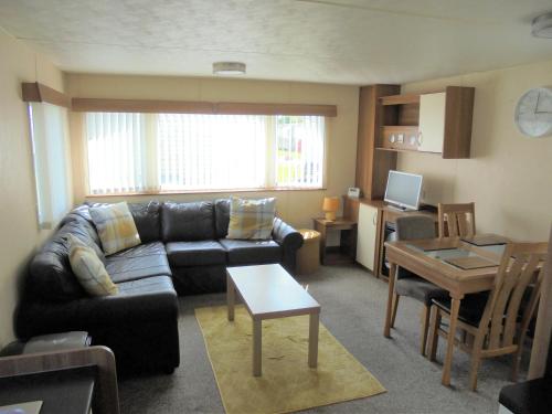Highfield and Haven : Elegance:- 4 Berth Central Heated
