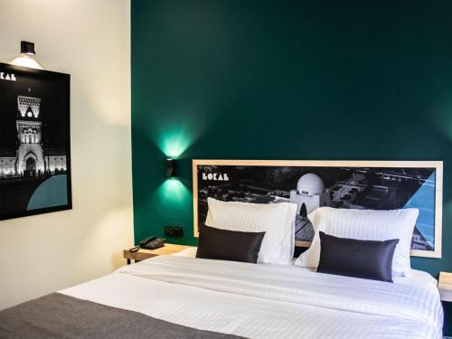 LOKAL Rooms x Shahrah-e-Faisal (Nursery) – Karachi, TX