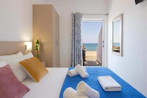Creta Beachfront Apartment Β for 2 persons by MPS