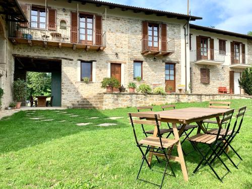 Cascina Villa - Casa di campagna tra le nocciole in Levice