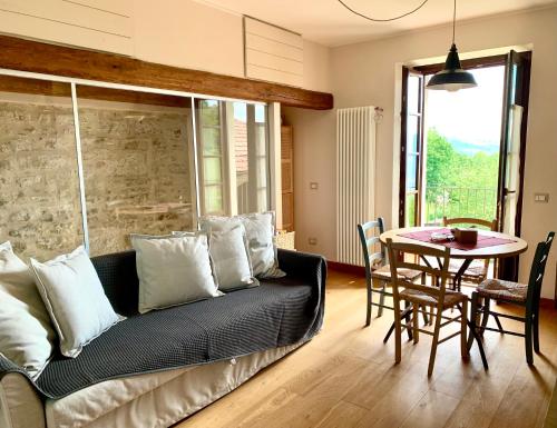 Cascina Villa - Casa di campagna tra le nocciole in Levice