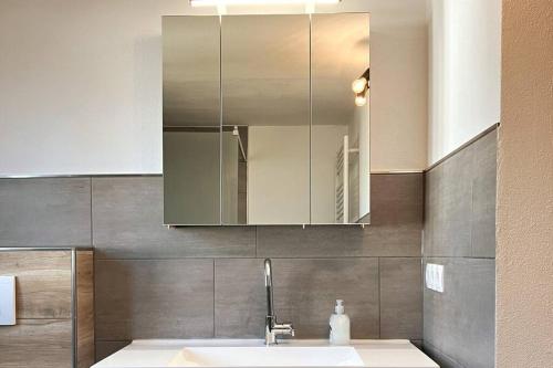 Bathroom, Großes Ferienhaus in Singhofen in Berg