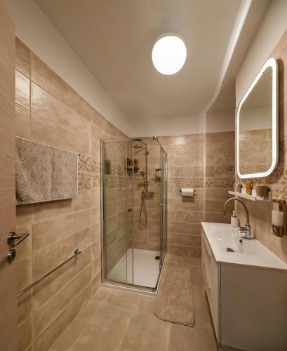 Bathroom, City Apartman Szekesfehervar in Palotavaros