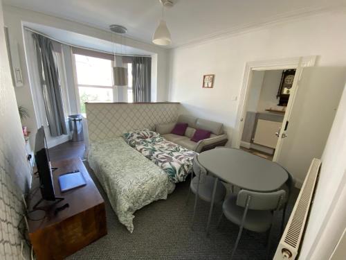 Picture of The Walnut Suite Lovely One Bedroom Flat In Stoke.