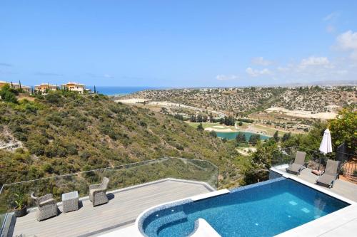 3 bedroom Villa Lania with private pool and wonderful sea views, Aphrodite Hills Resort Kouklia