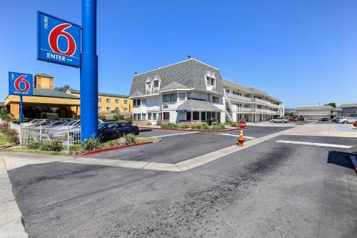 Motel 6-Oakland CA - Airport - image 2
