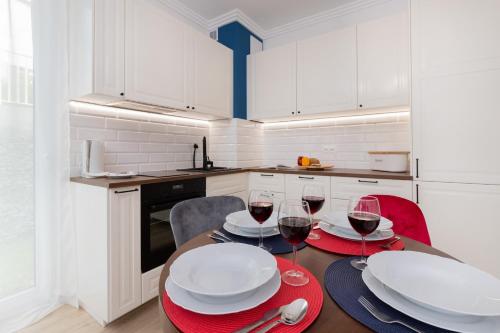 Konyha, Apartment Redlowo & 2 bedrooms & Parking by Noclegi Renters in Redlowo