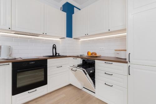 Konyha, Apartment Redlowo & 2 bedrooms & Parking by Noclegi Renters in Redlowo