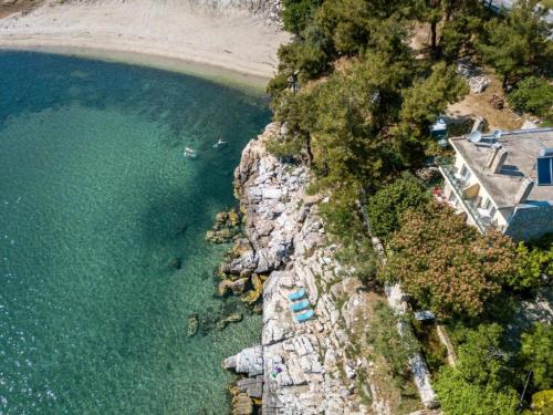Фасада на хотела, Petra Mare Apartments 2 in Thimonia