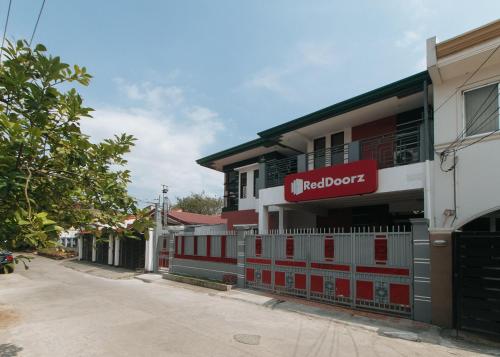 RedDoorz @ Alquiza Residences Paranaque