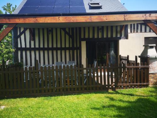 Viesnīcas āriene, La petite maison dans la prairie in Notre-Dame-du-Touchet