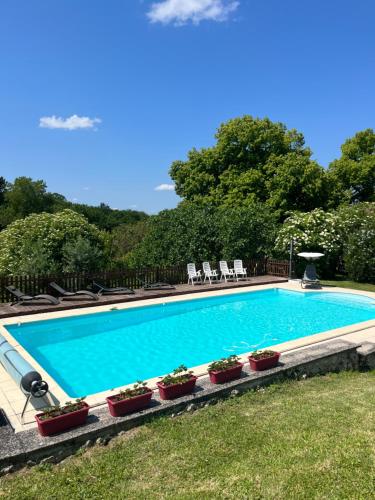 La Colline de Tilleul - Les Deux Puits - Cosy Cottage with swimming pool near Aubeterre