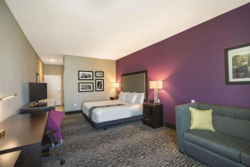 La Quinta Inn & Suites by Wyndham Memphis Downtown