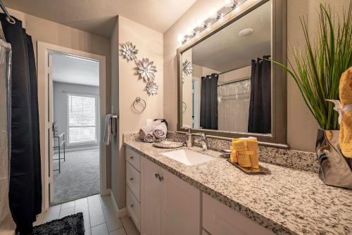 2 Stylish 3BR Galleria-Downtown Free Parking in Houston, USA