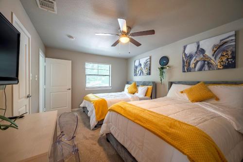 2 Stylish 3BR Galleria-Downtown Free Parking in Houston, USA