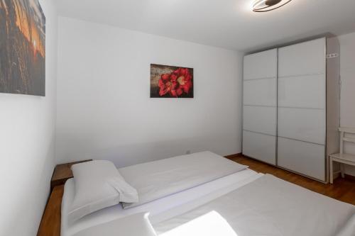  Bernina Home, Bed & Breakfast in Poschiavo