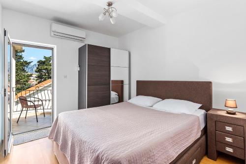 One-Bedroom Apartment image 10
