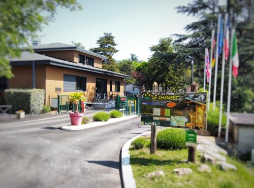 Hotel De Plein Air Le Chanset - image 6