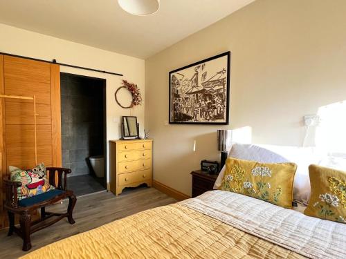 Quirky Luxury Barn Sleeps 8, Pet Friendly